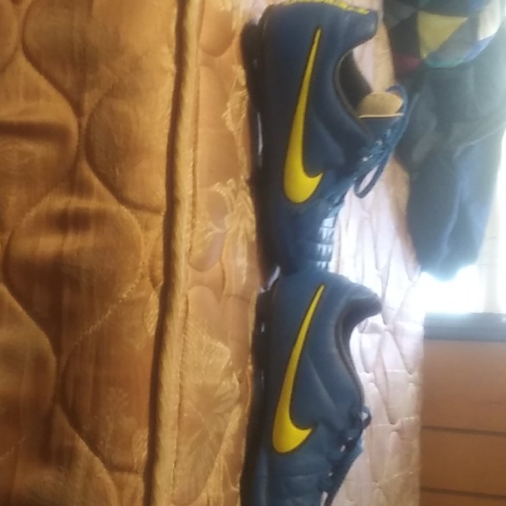 Shoes - Picture 3 of 5